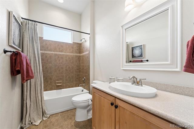 25412 E Quarto Place