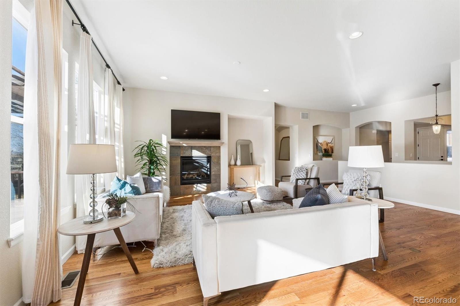 25412 E Quarto Place