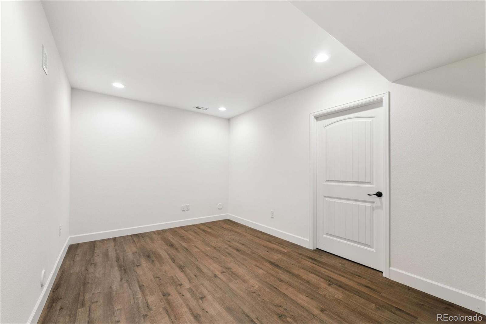 25412 E Quarto Place