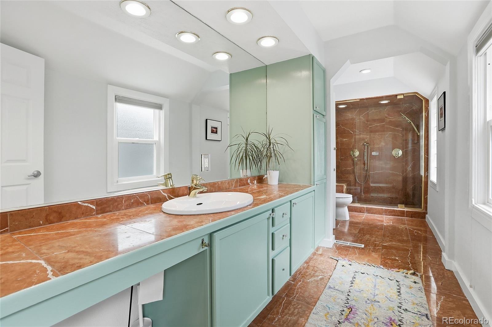 1810 W Exposition Avenue