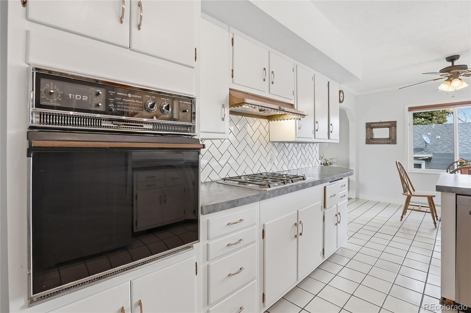 1810 W Exposition Avenue