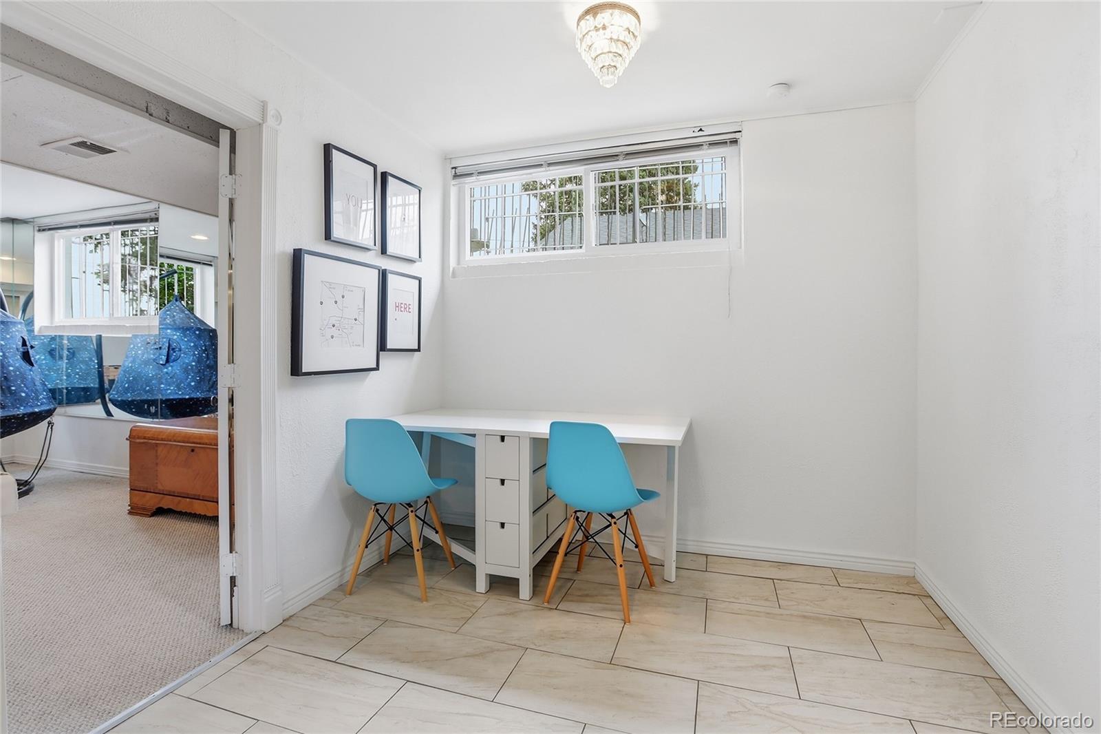 1810 W Exposition Avenue