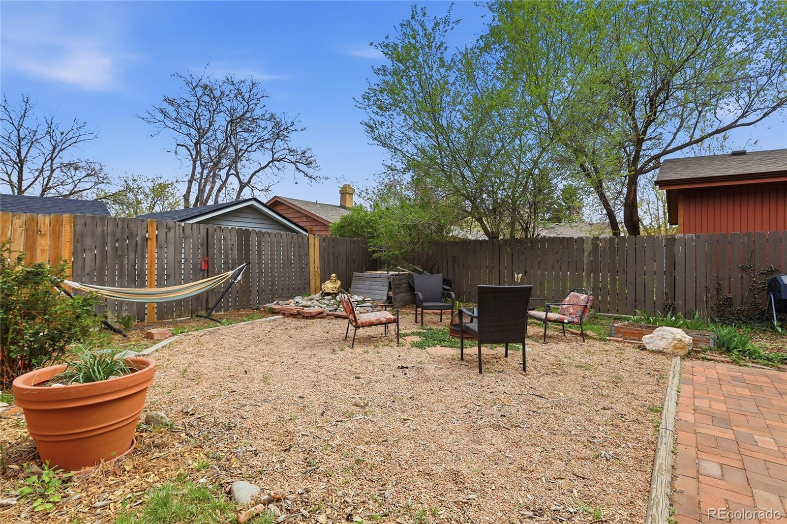 1810 W Exposition Avenue