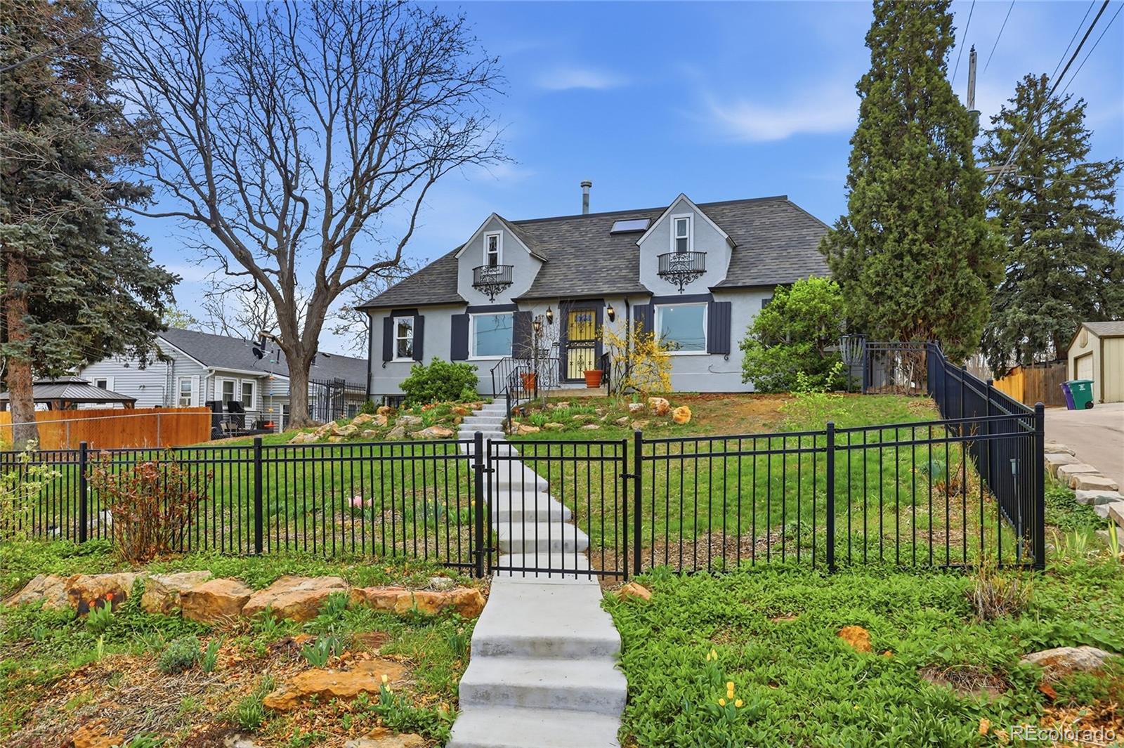 1810 W Exposition Avenue