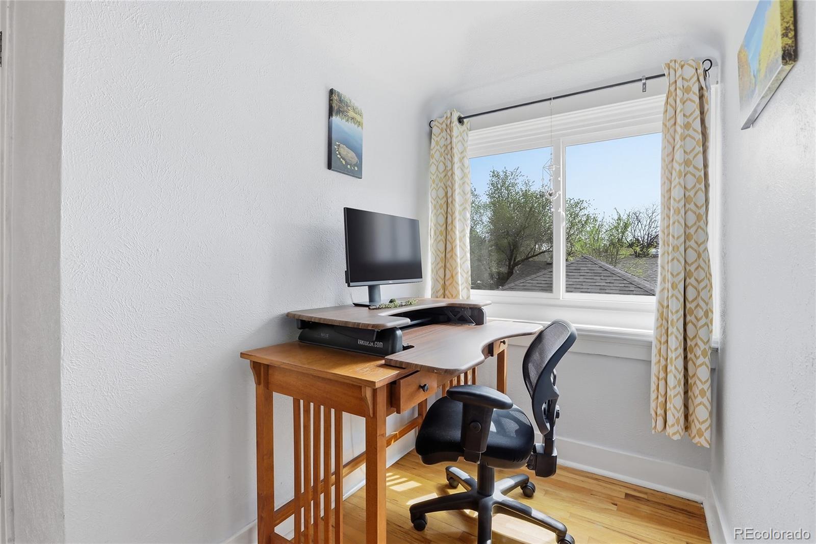 1810 W Exposition Avenue