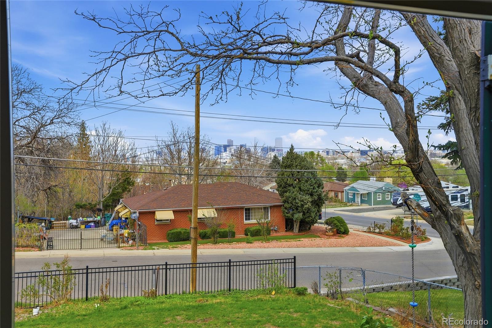 1810 W Exposition Avenue