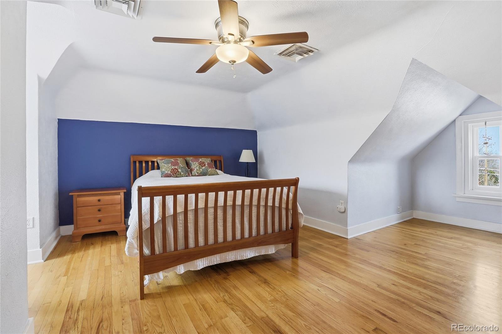 1810 W Exposition Avenue