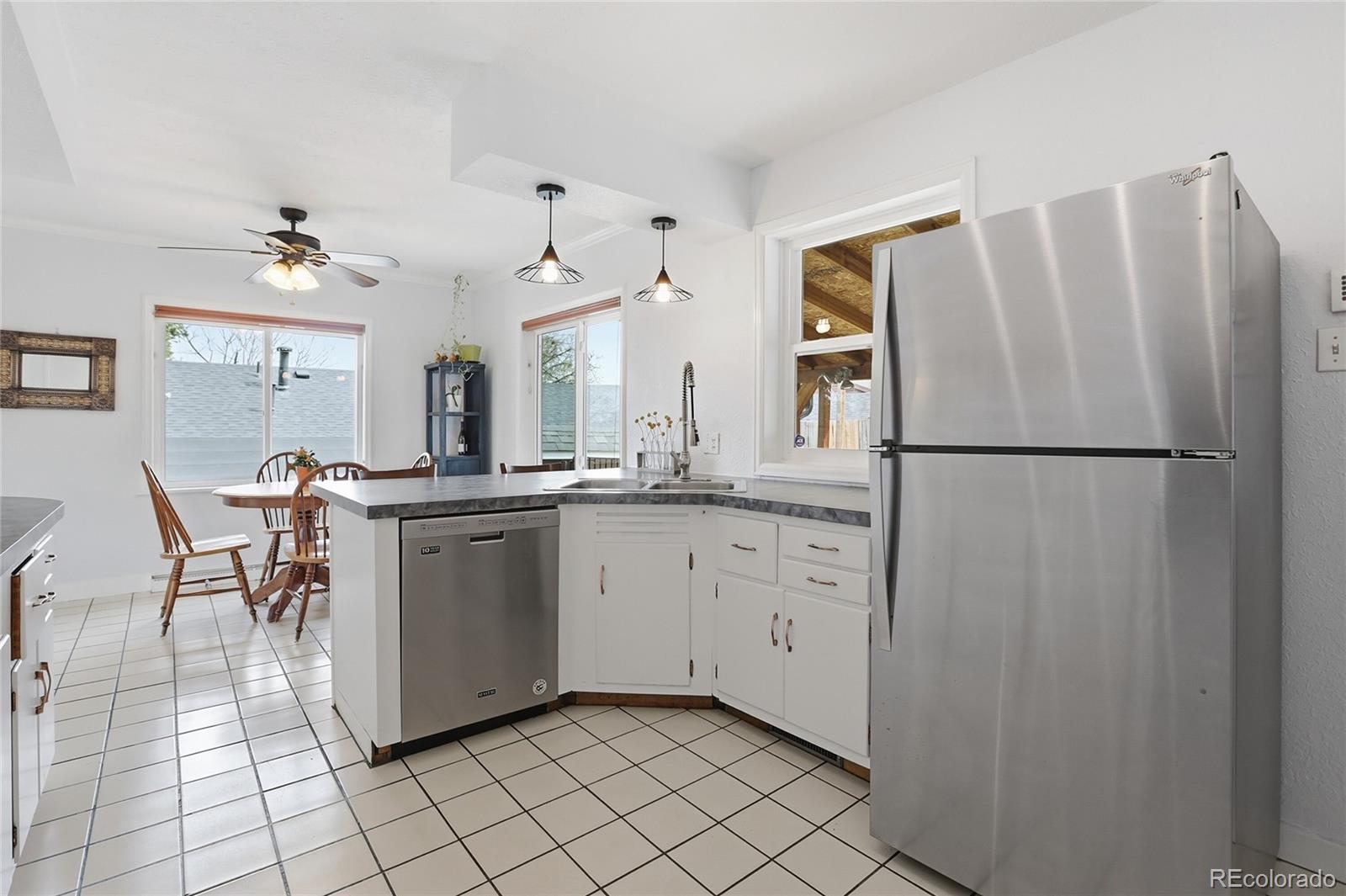 1810 W Exposition Avenue