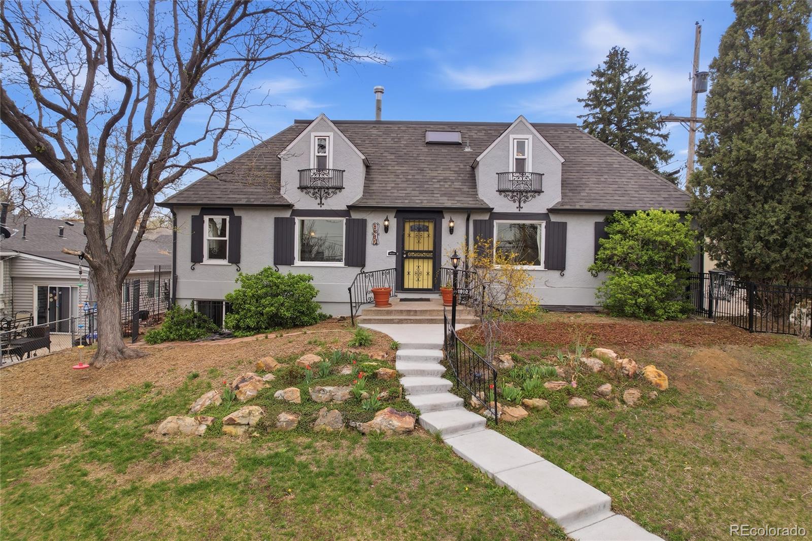 1810 W Exposition Avenue