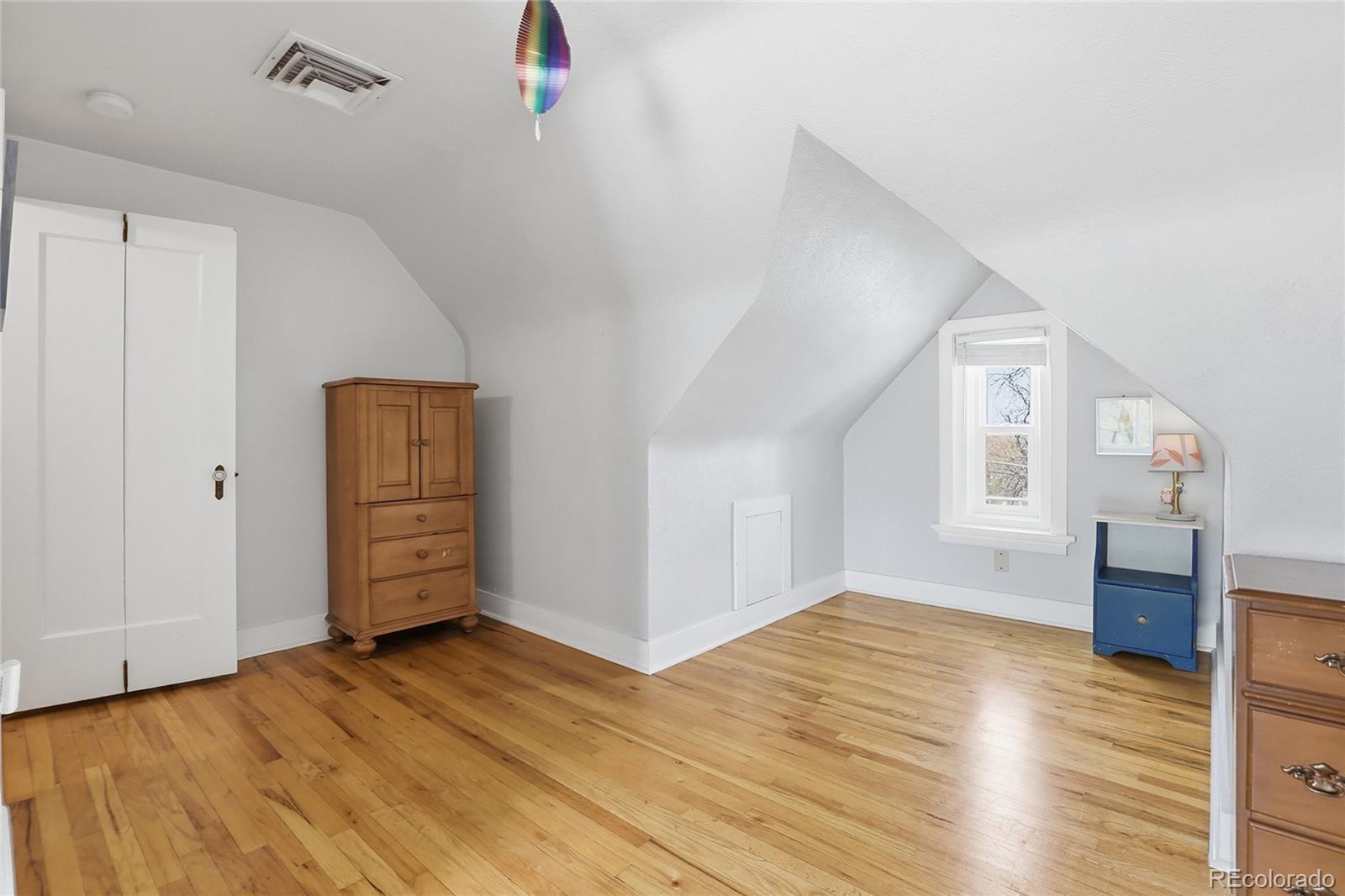 1810 W Exposition Avenue