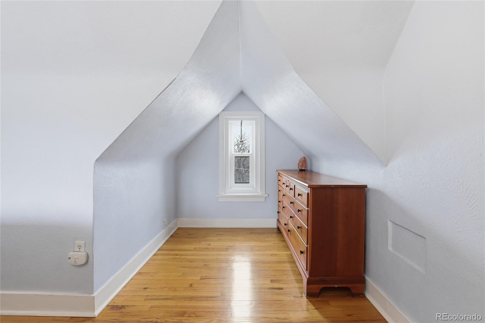 1810 W Exposition Avenue