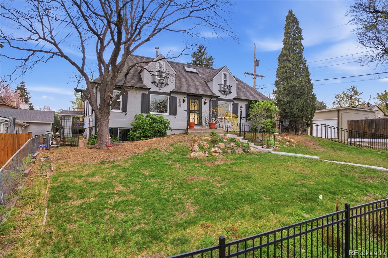 1810 W Exposition Avenue