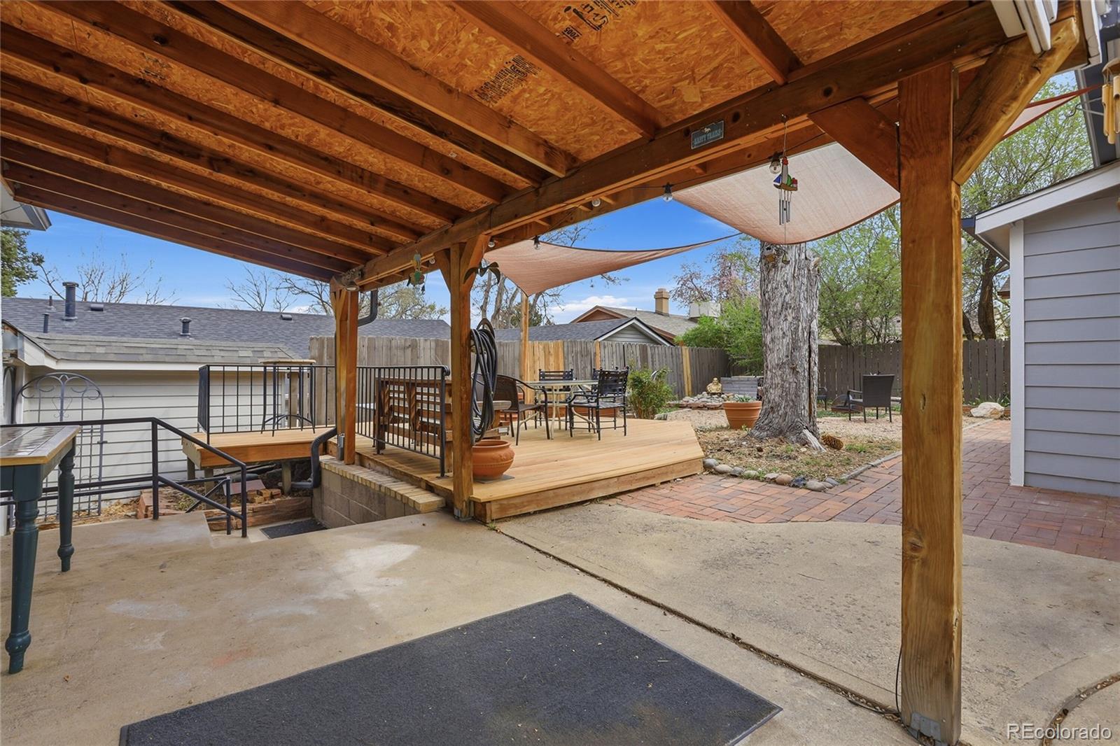 1810 W Exposition Avenue