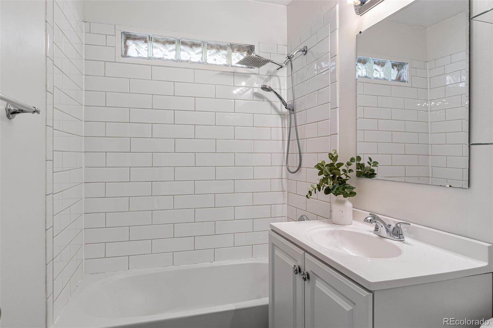 2393 S Raleigh Street