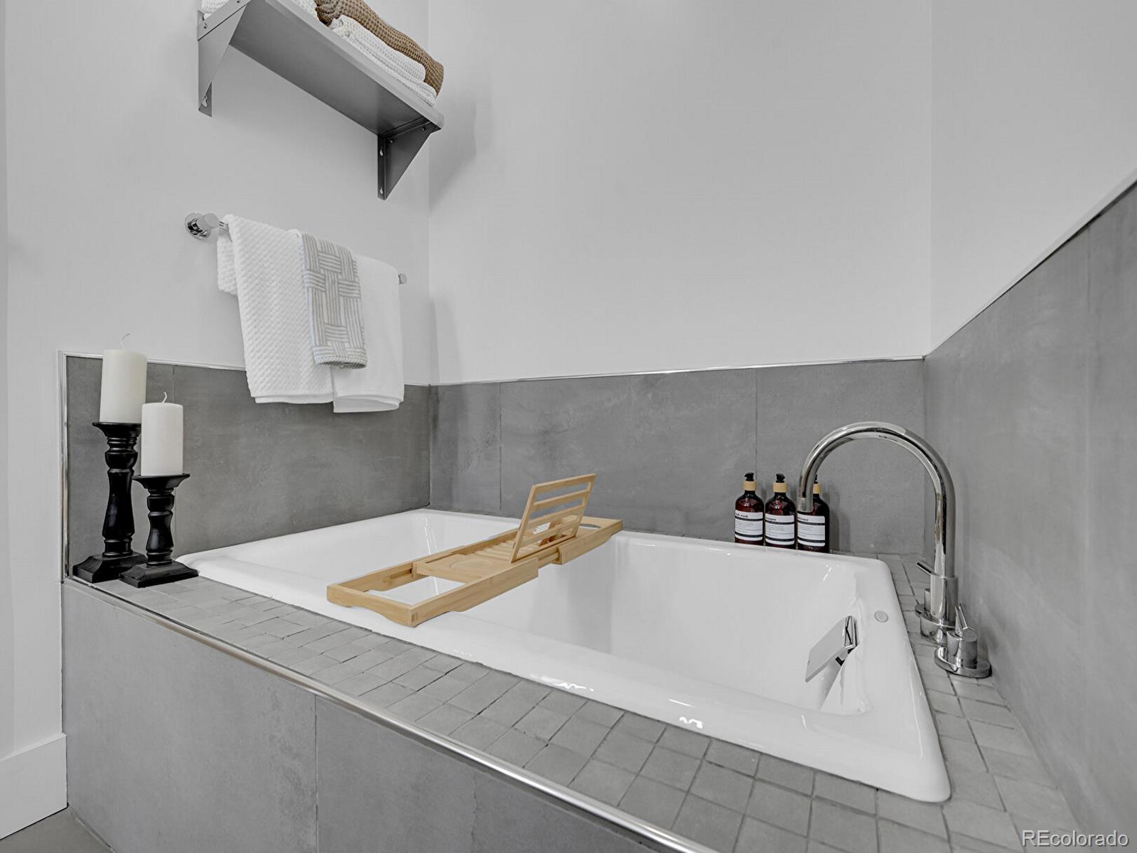 2100 16th Street Unit: 204