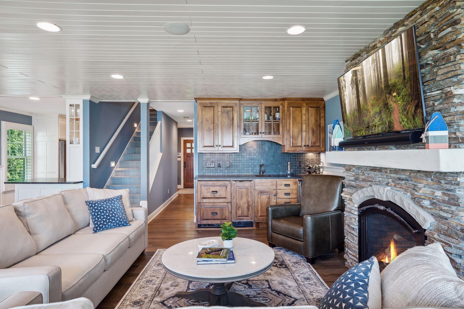 2256 Shadywood Road