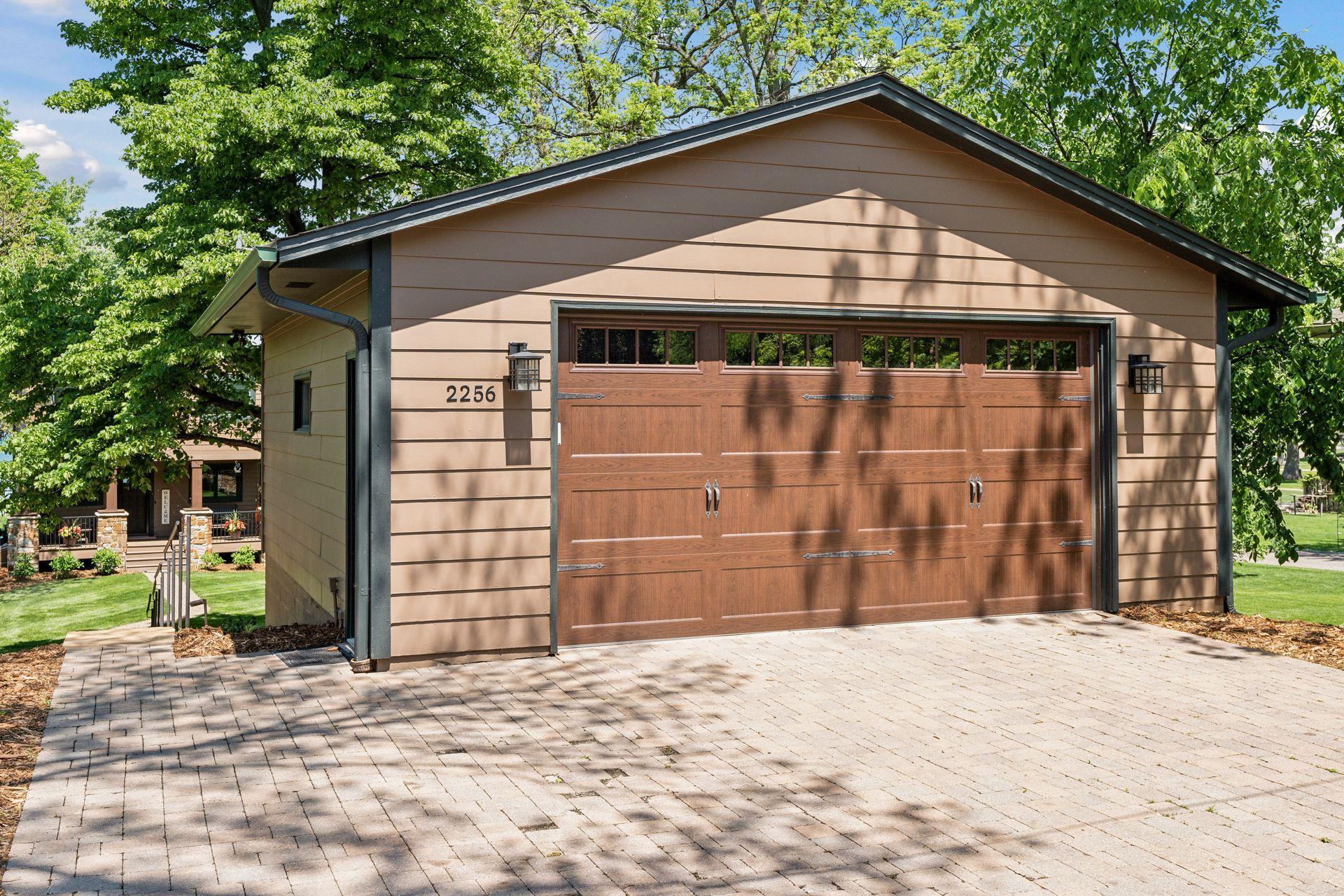 2256 Shadywood Road