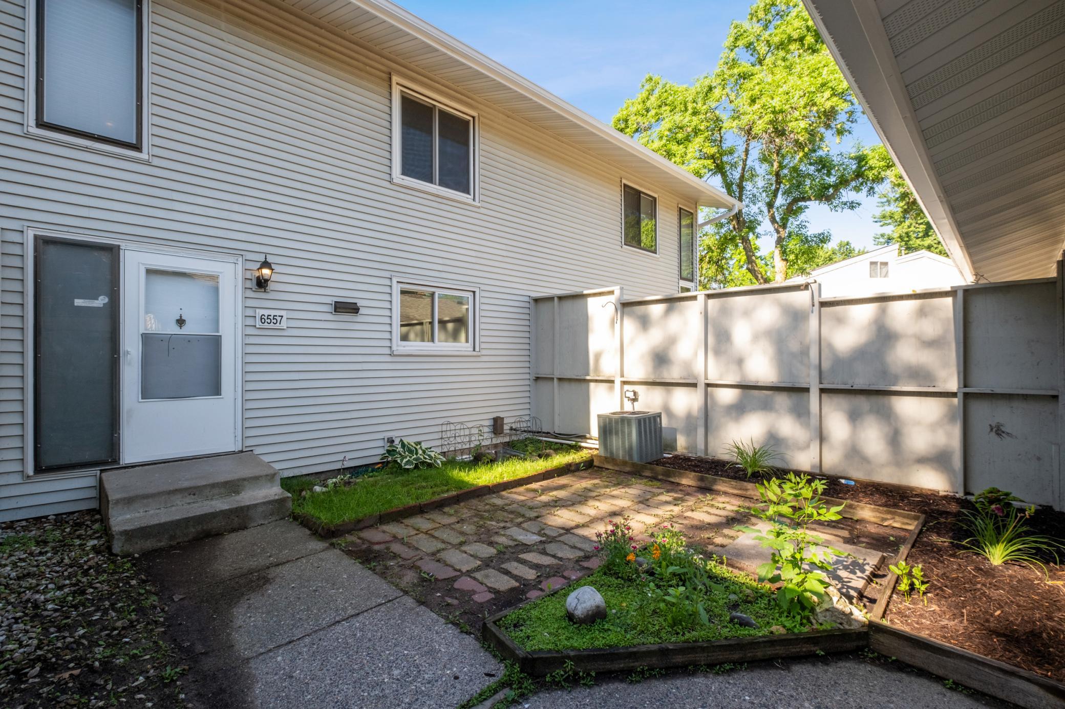 6557 40th Street N