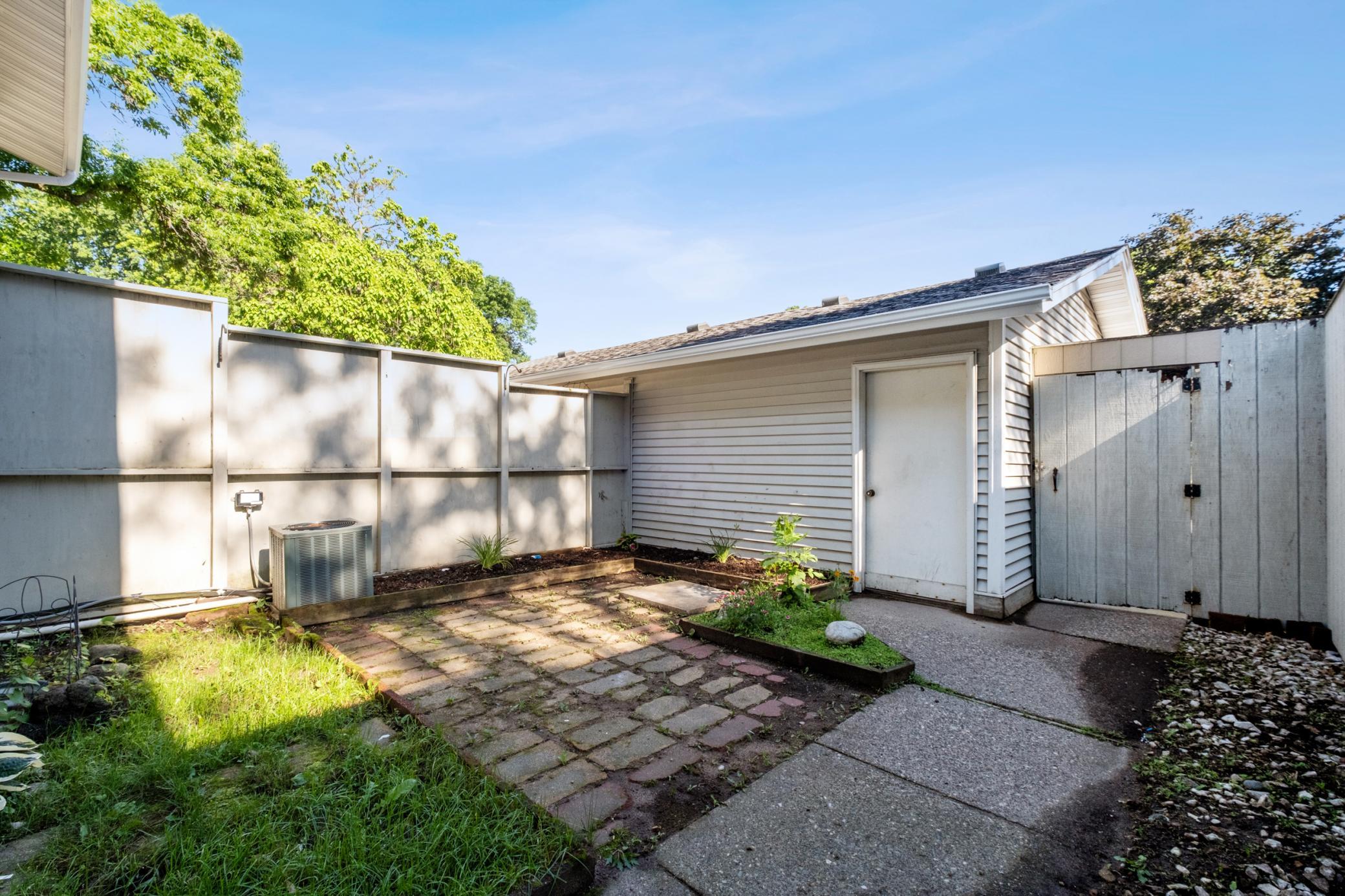 6557 40th Street N