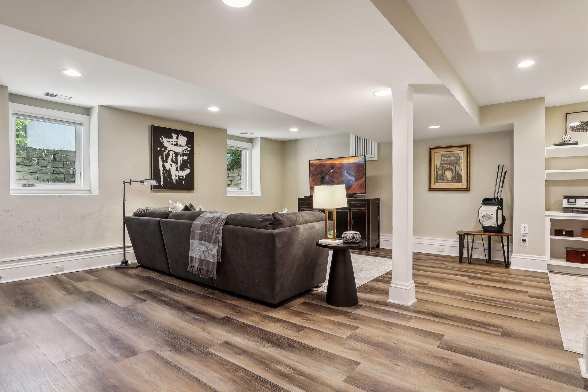 2521 Irving Avenue S