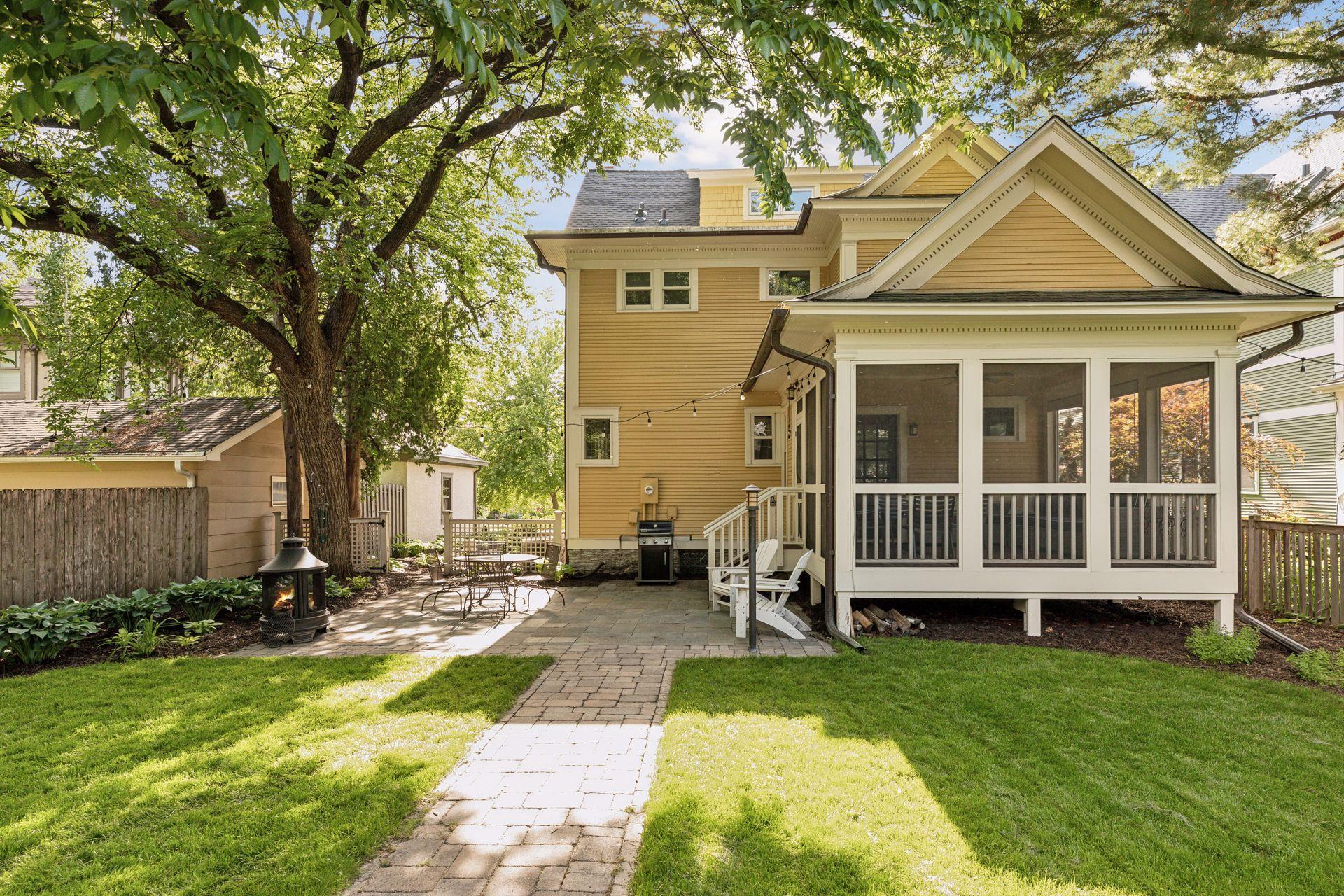 2521 Irving Avenue S