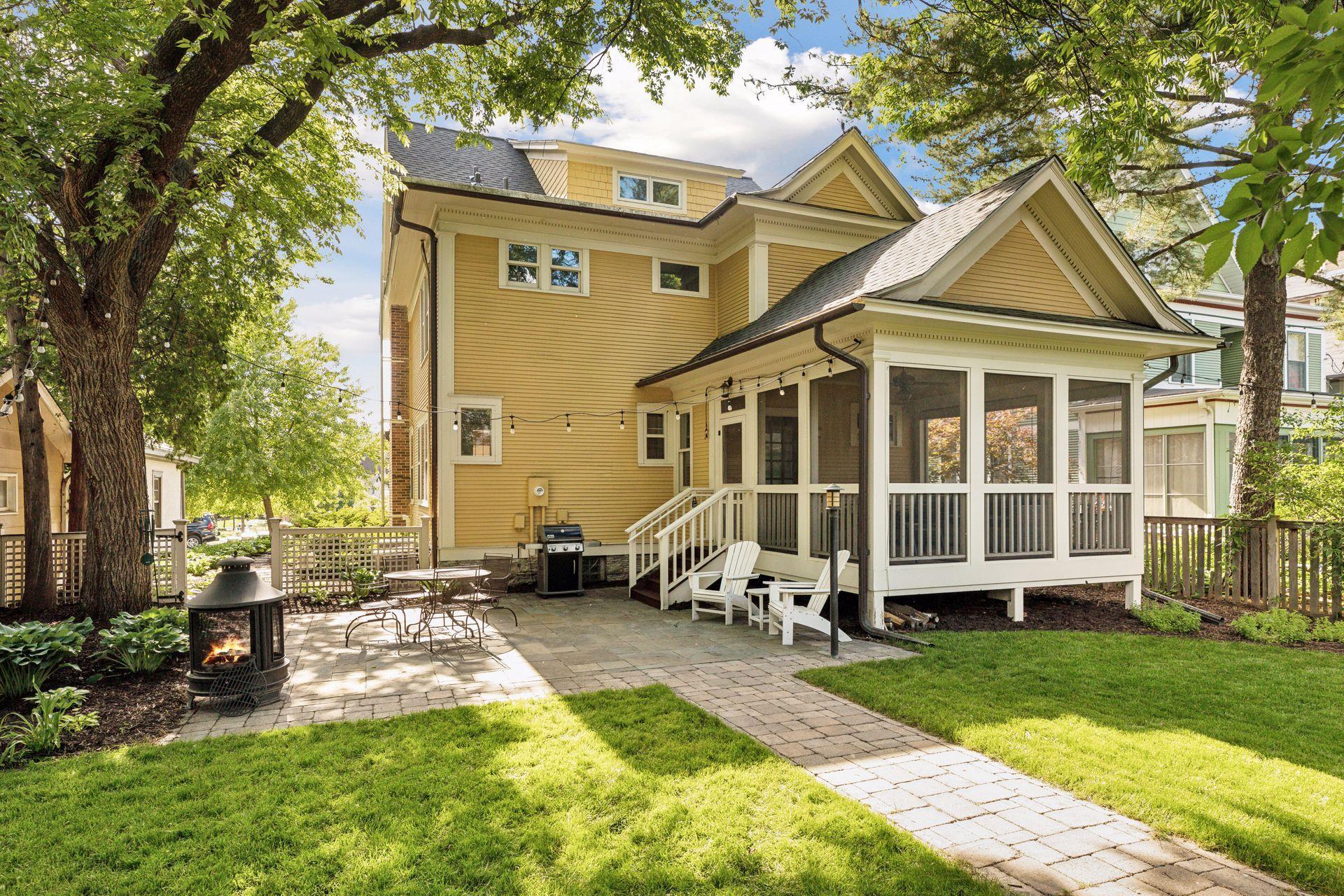 2521 Irving Avenue S