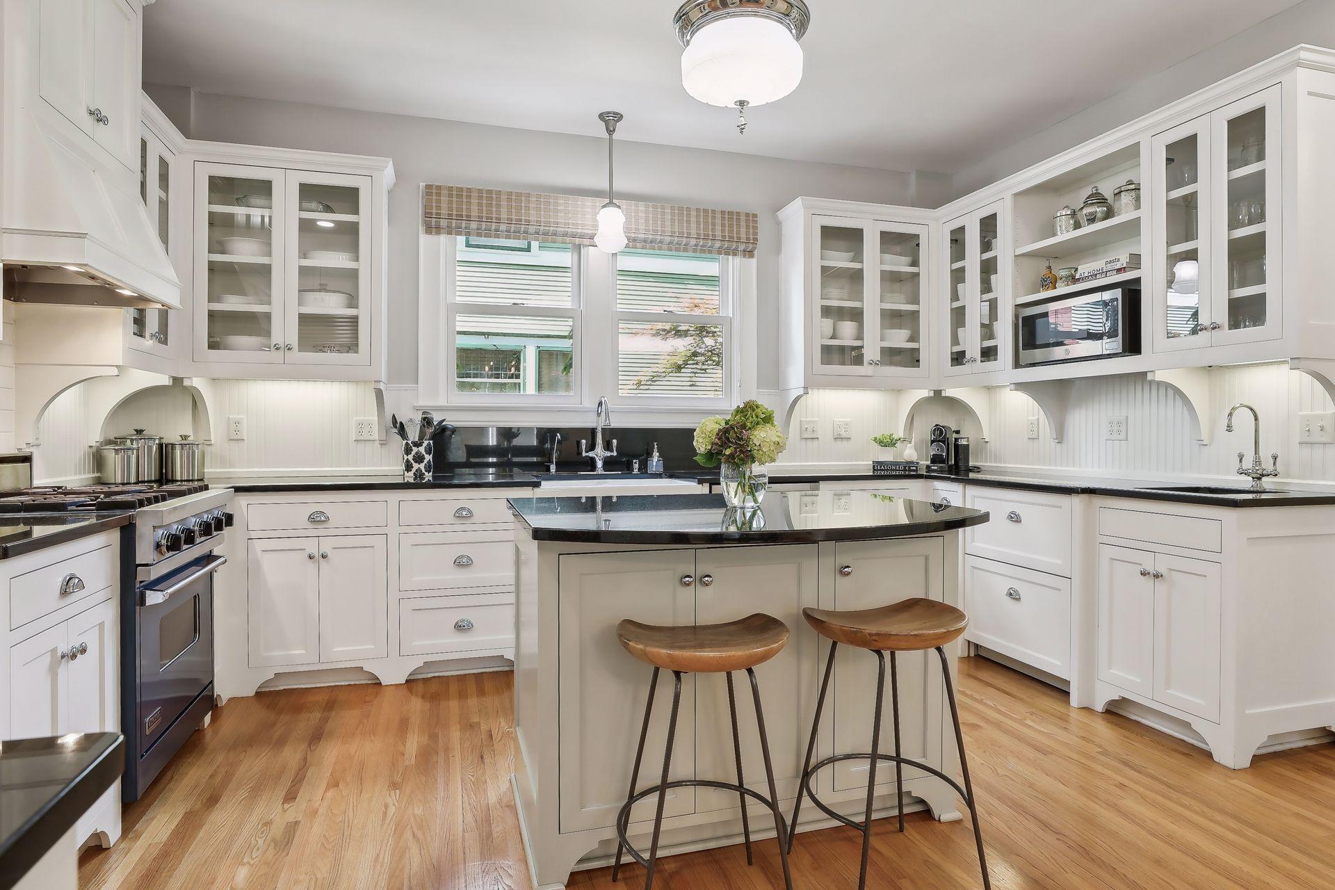 2521 Irving Avenue S