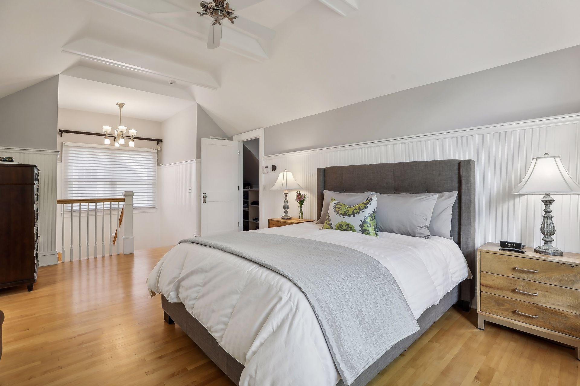 2521 Irving Avenue S