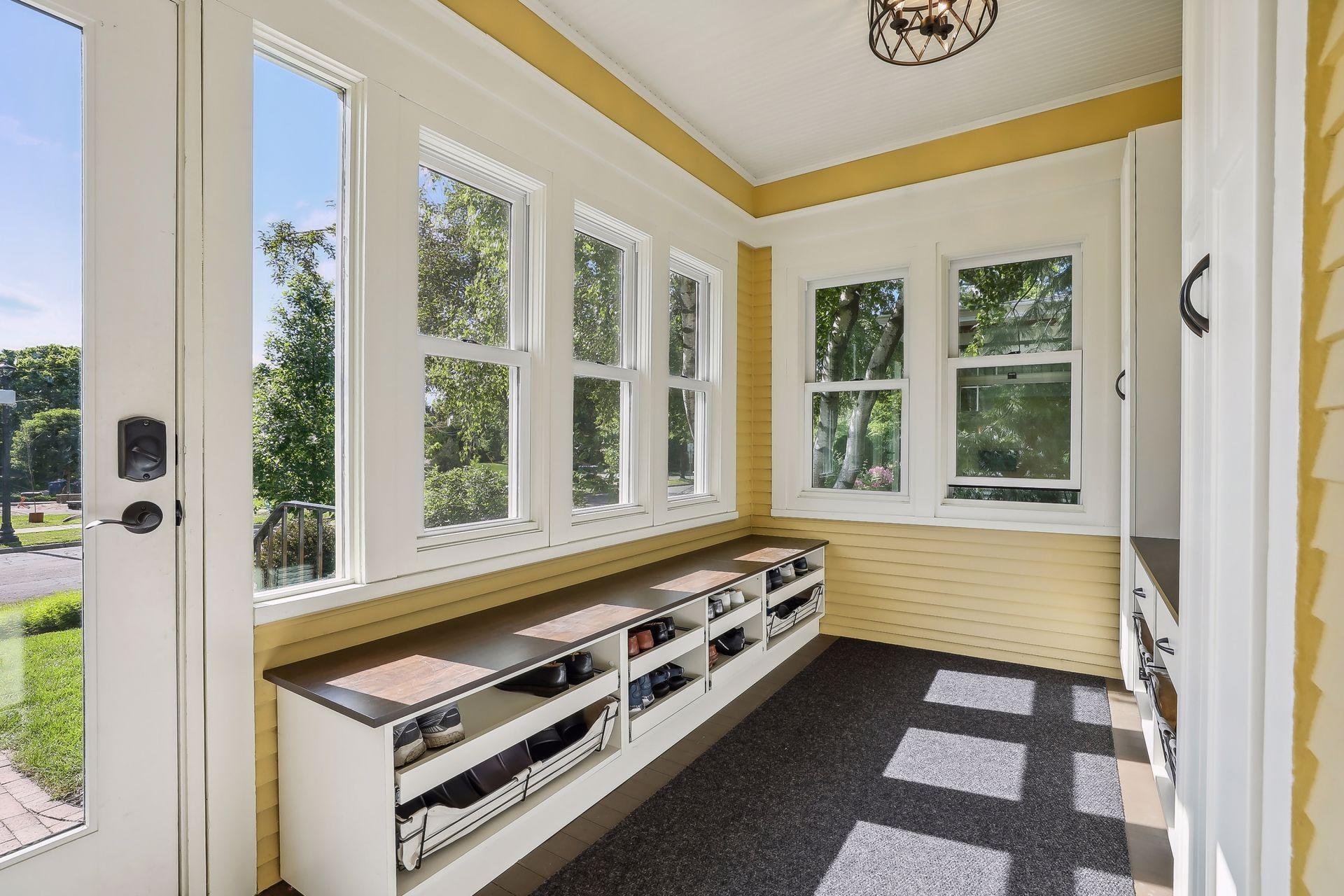 2521 Irving Avenue S