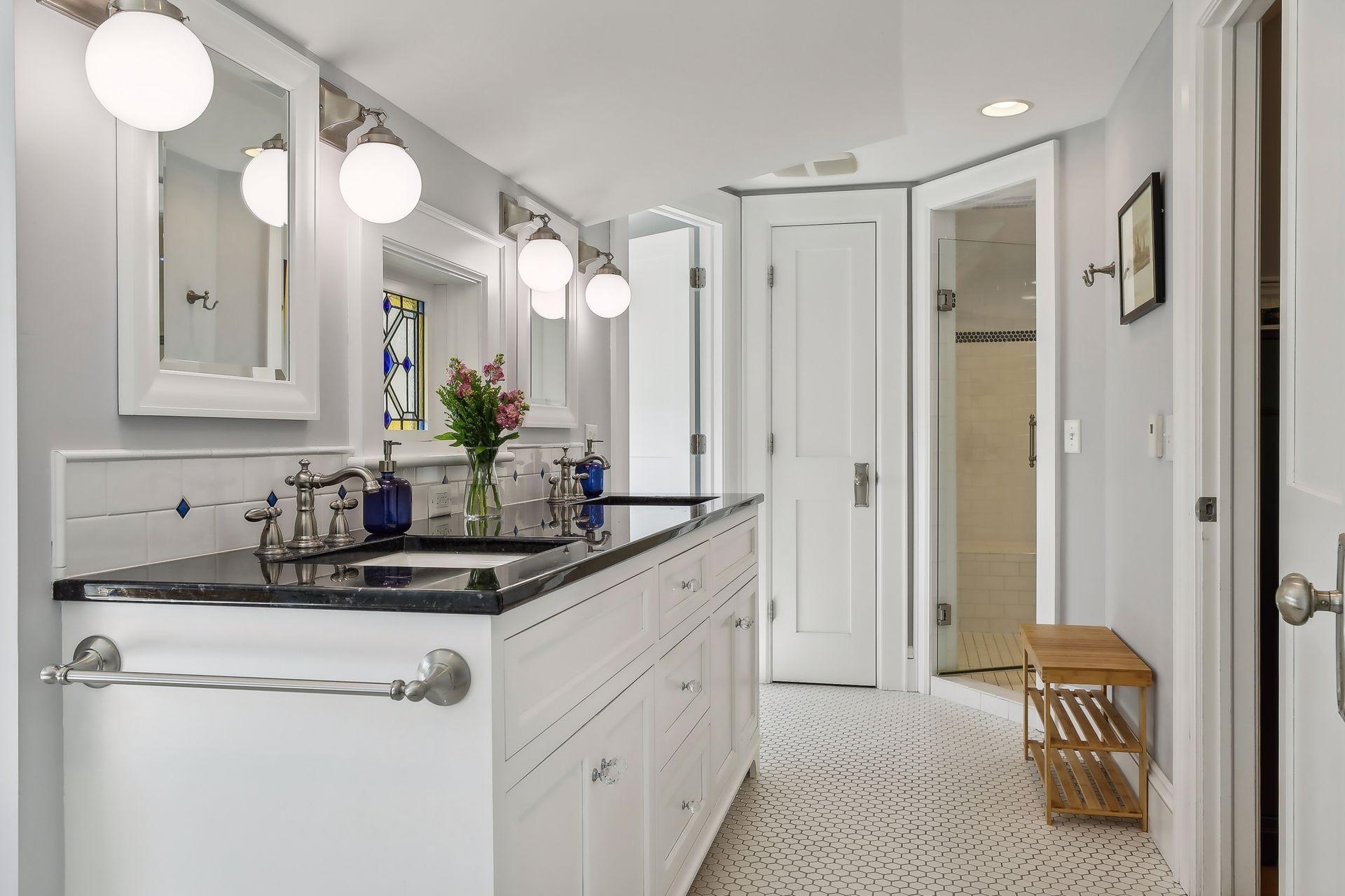 2521 Irving Avenue S