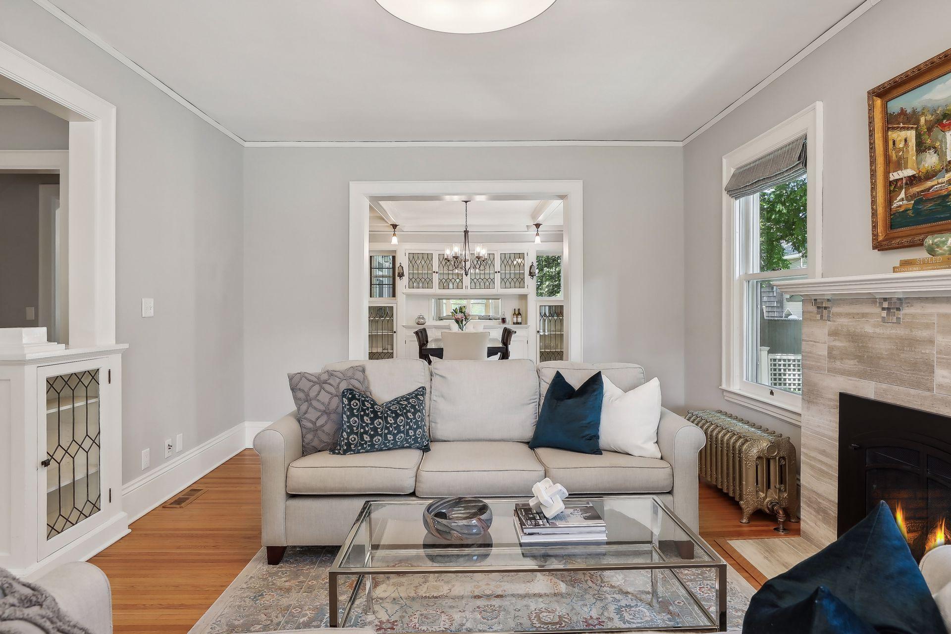 2521 Irving Avenue S