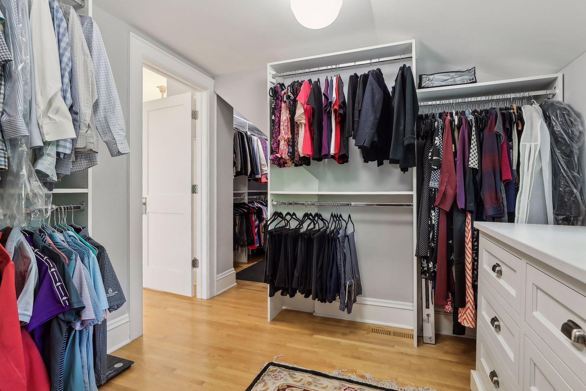 2521 Irving Avenue S