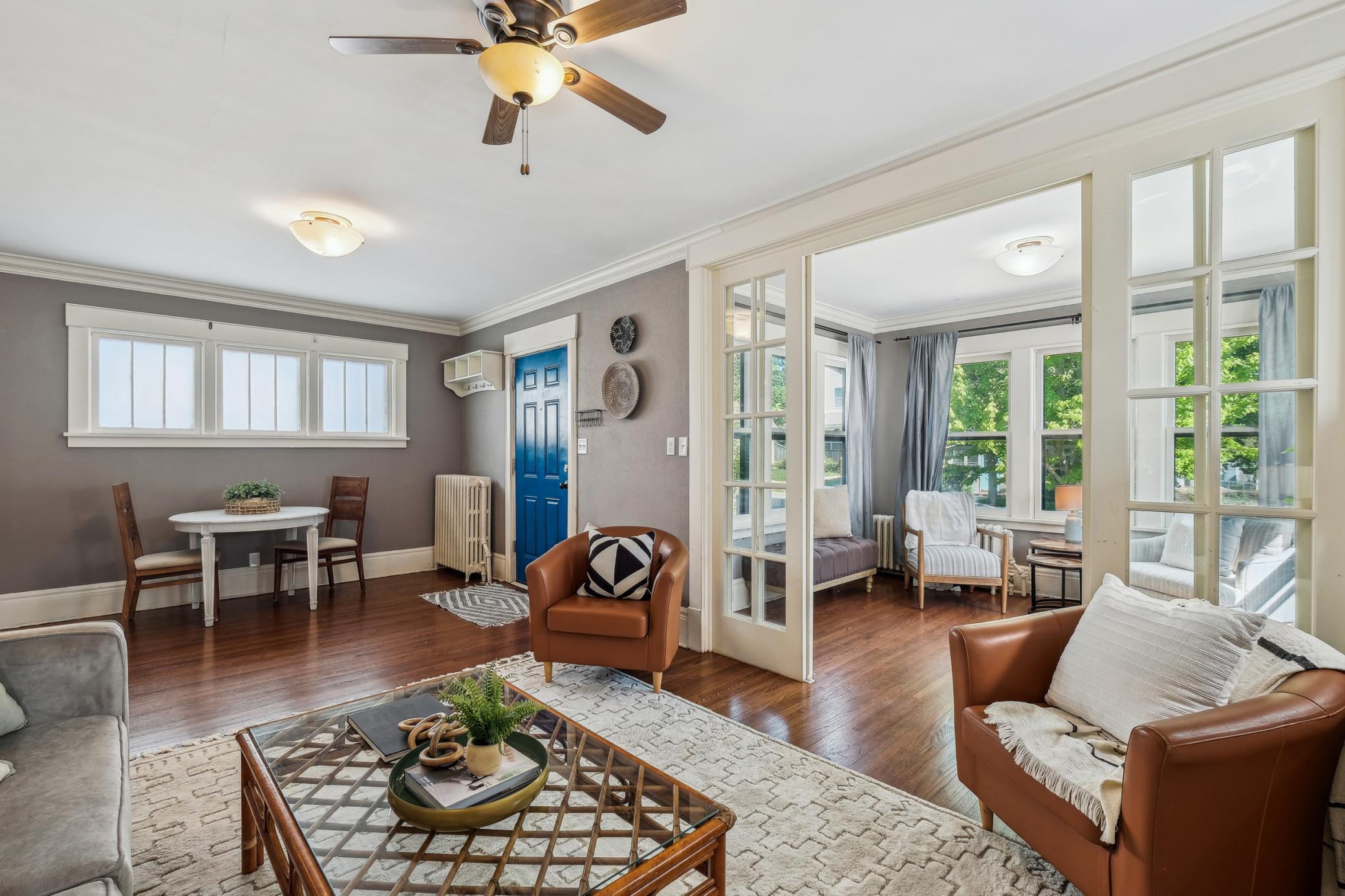 260 Winona Street W