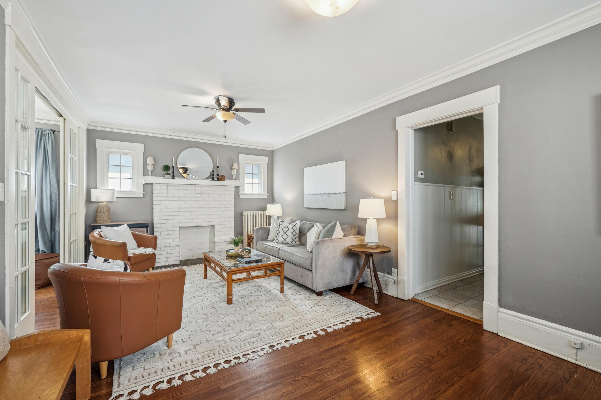 260 Winona Street W