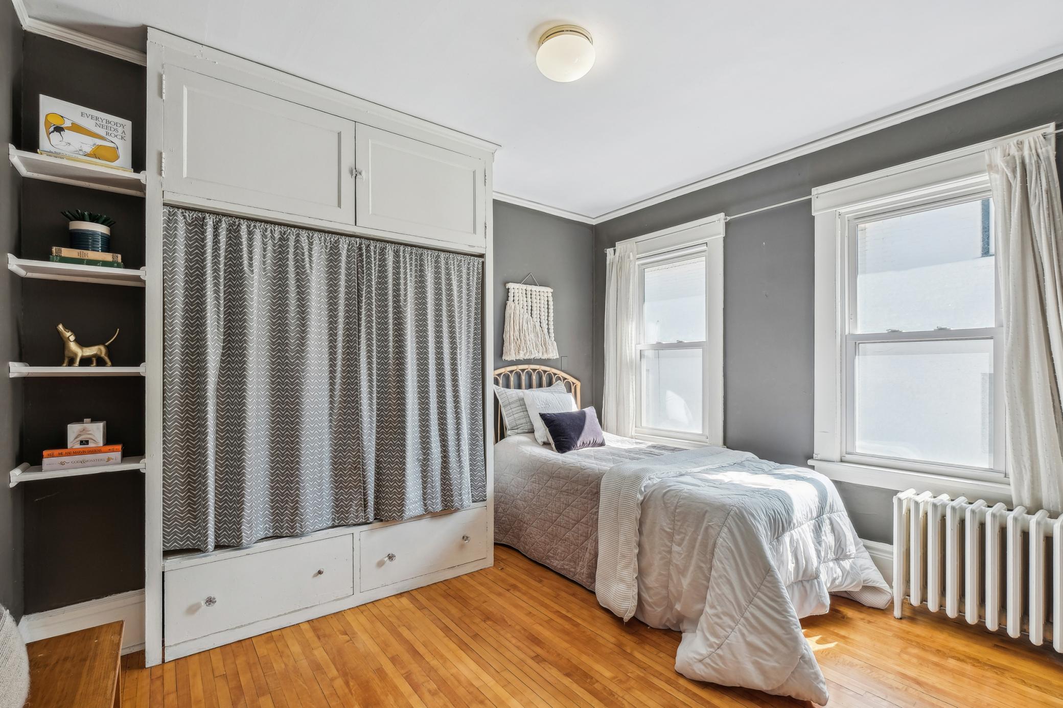 260 Winona Street W