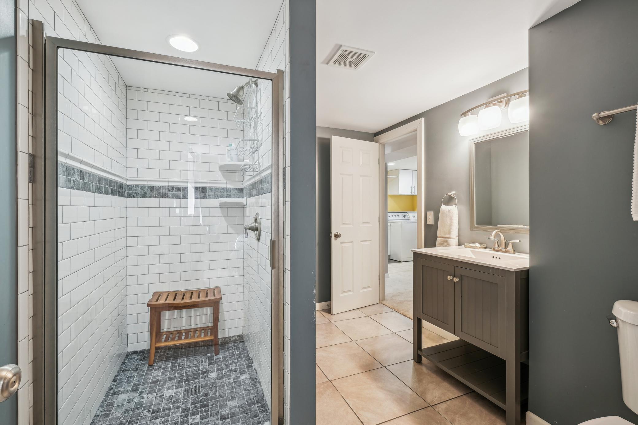 260 Winona Street W