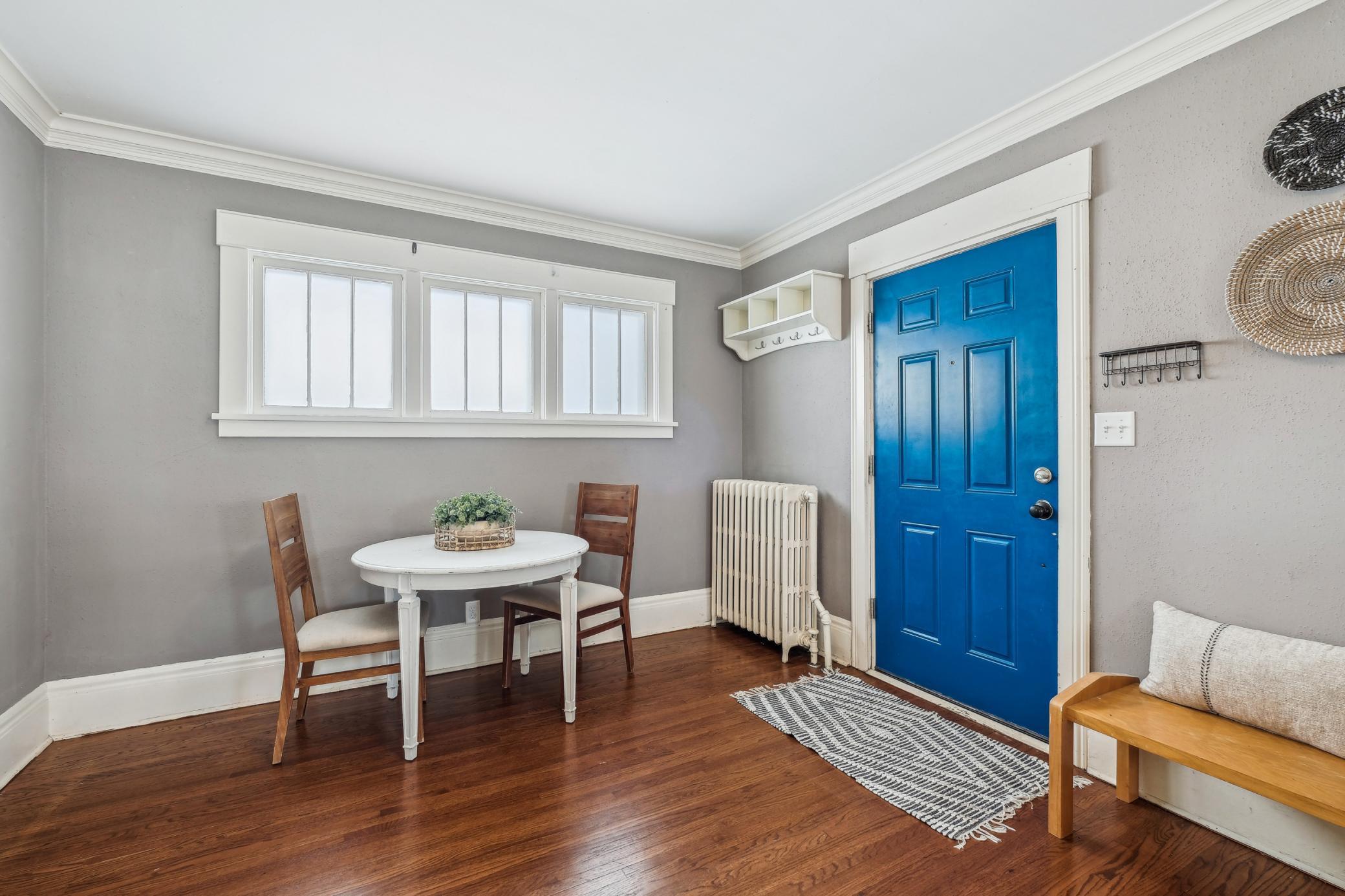 260 Winona Street W