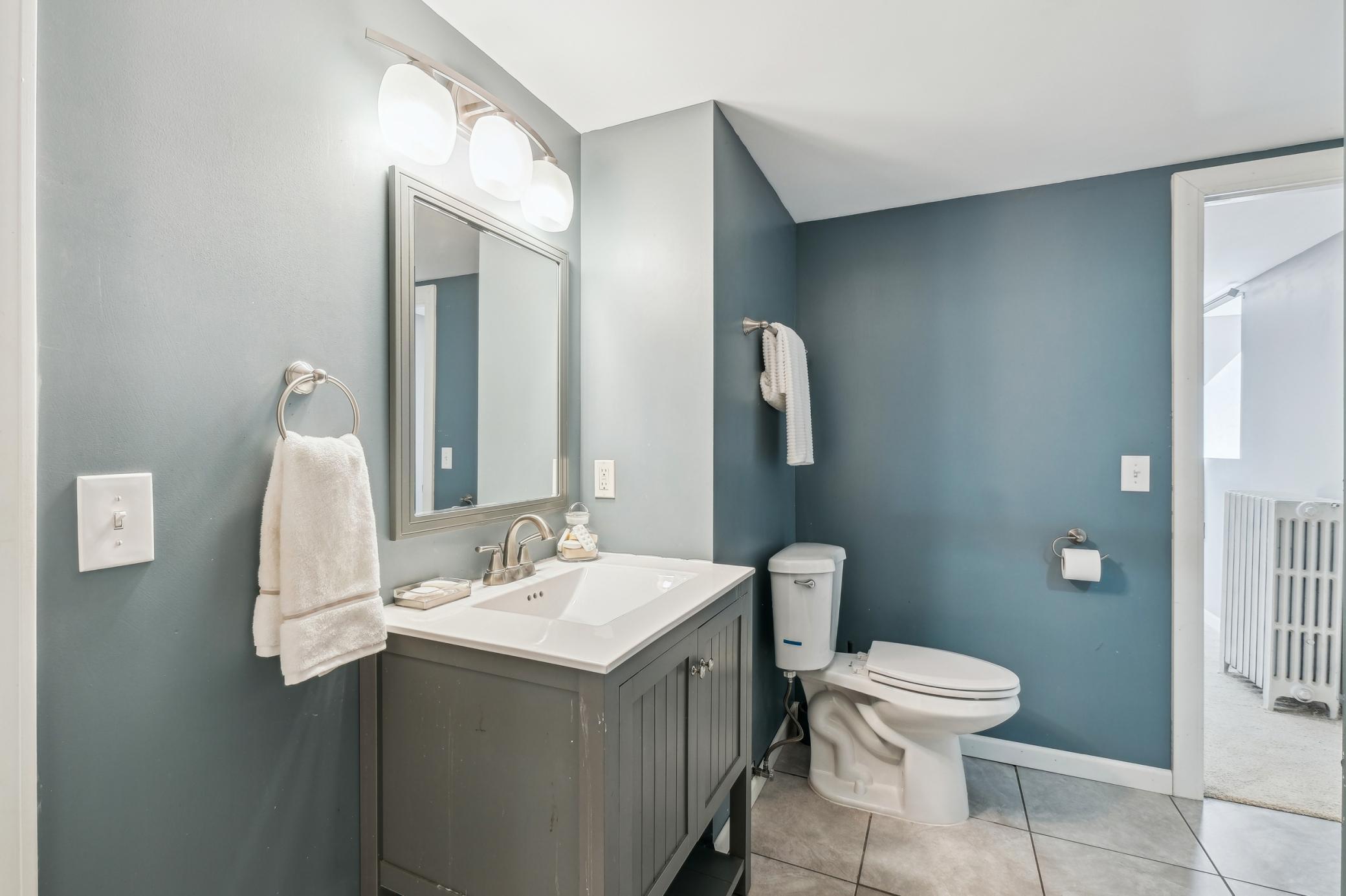 260 Winona Street W