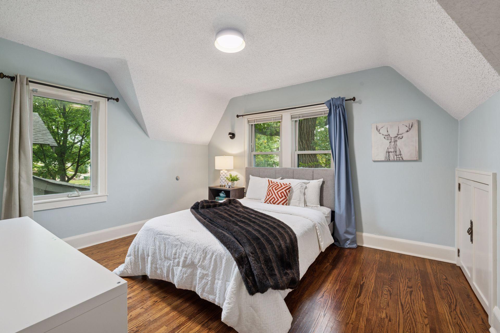 4832 Bloomington Avenue