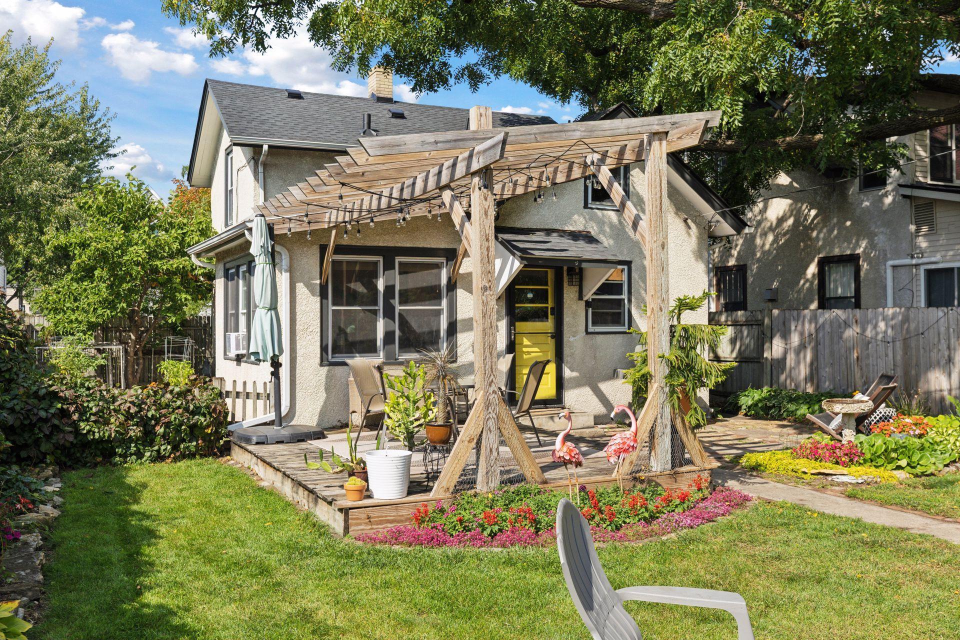 3209 Pleasant Avenue