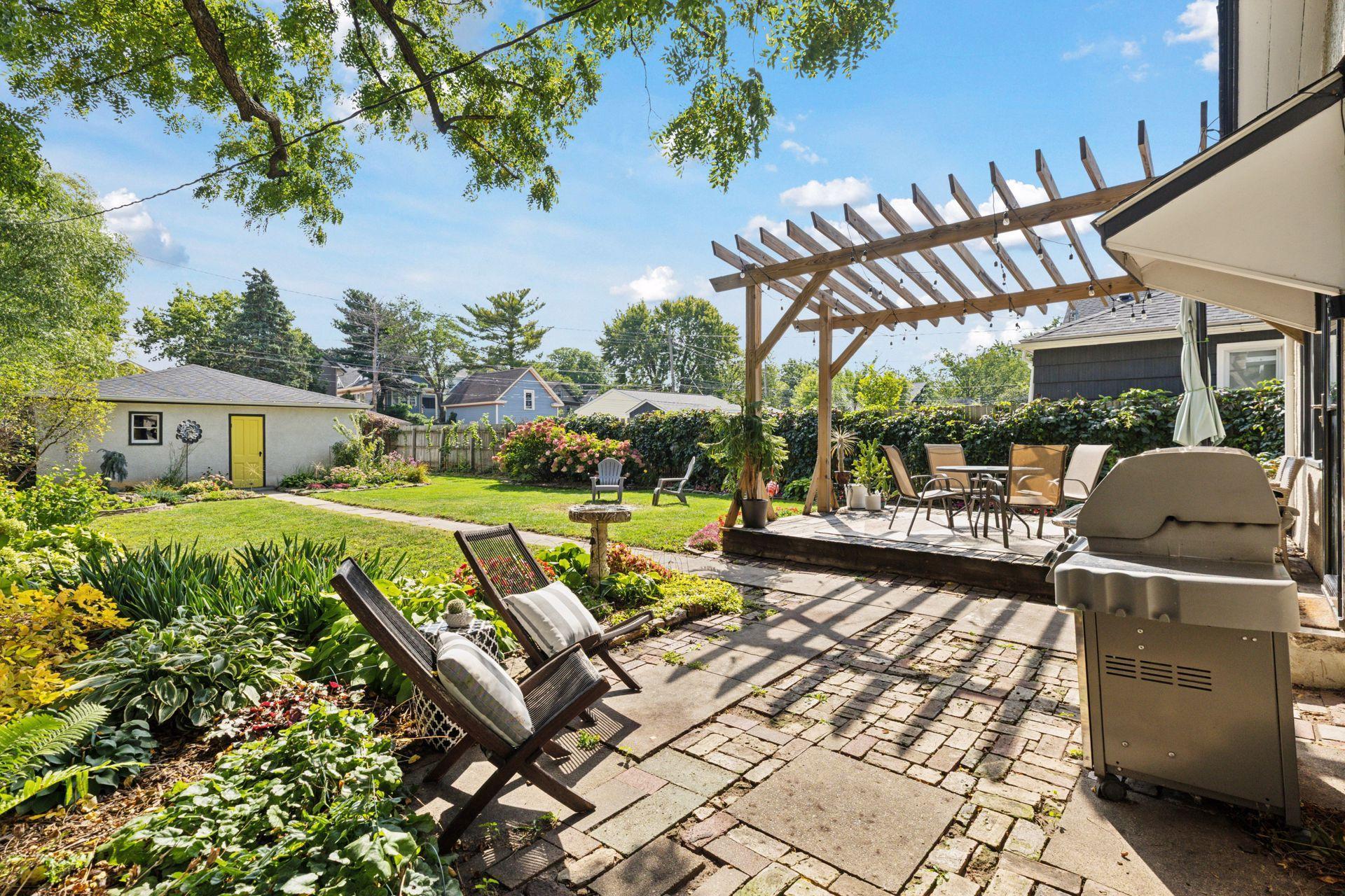 3209 Pleasant Avenue
