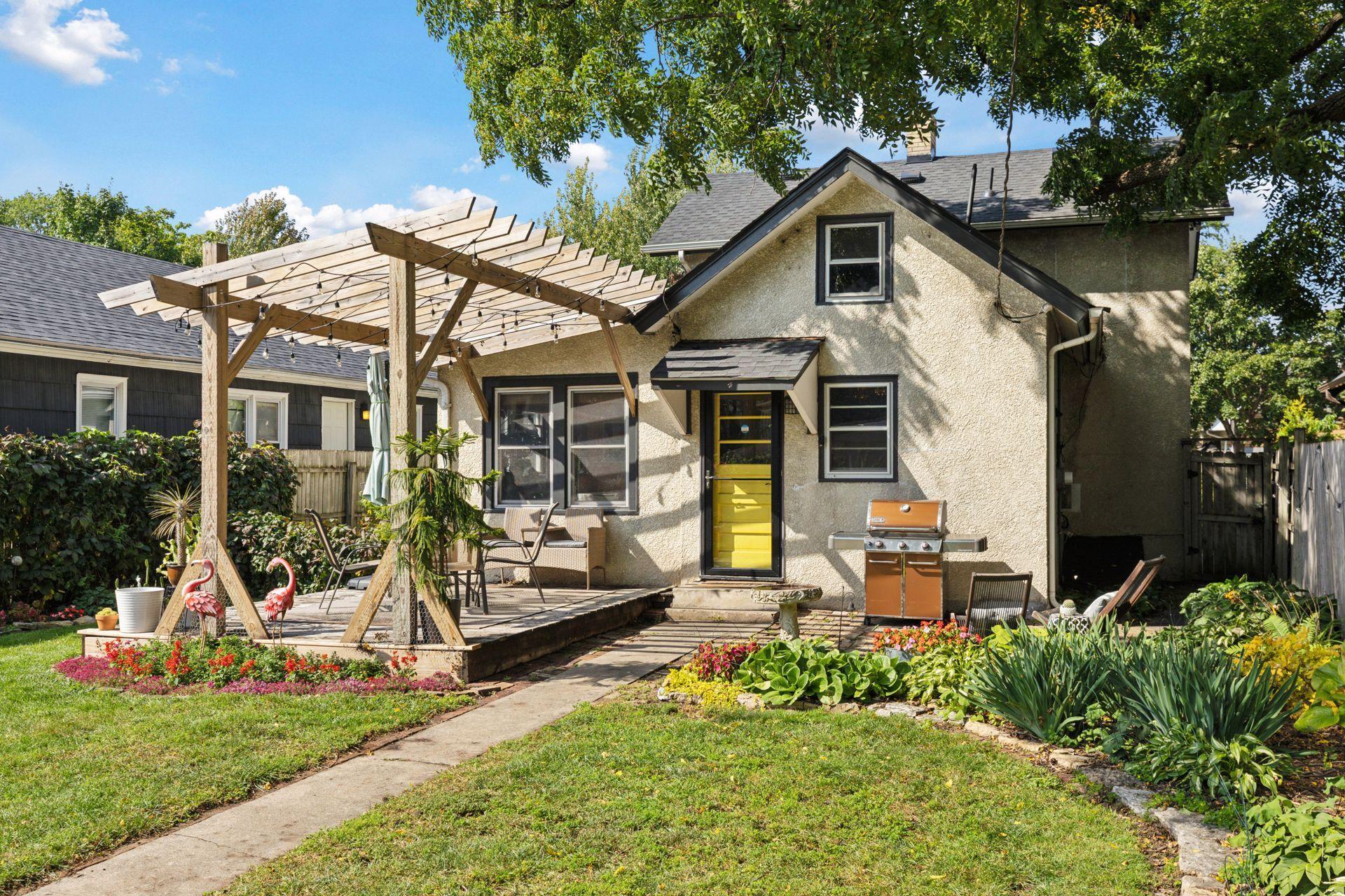 3209 Pleasant Avenue