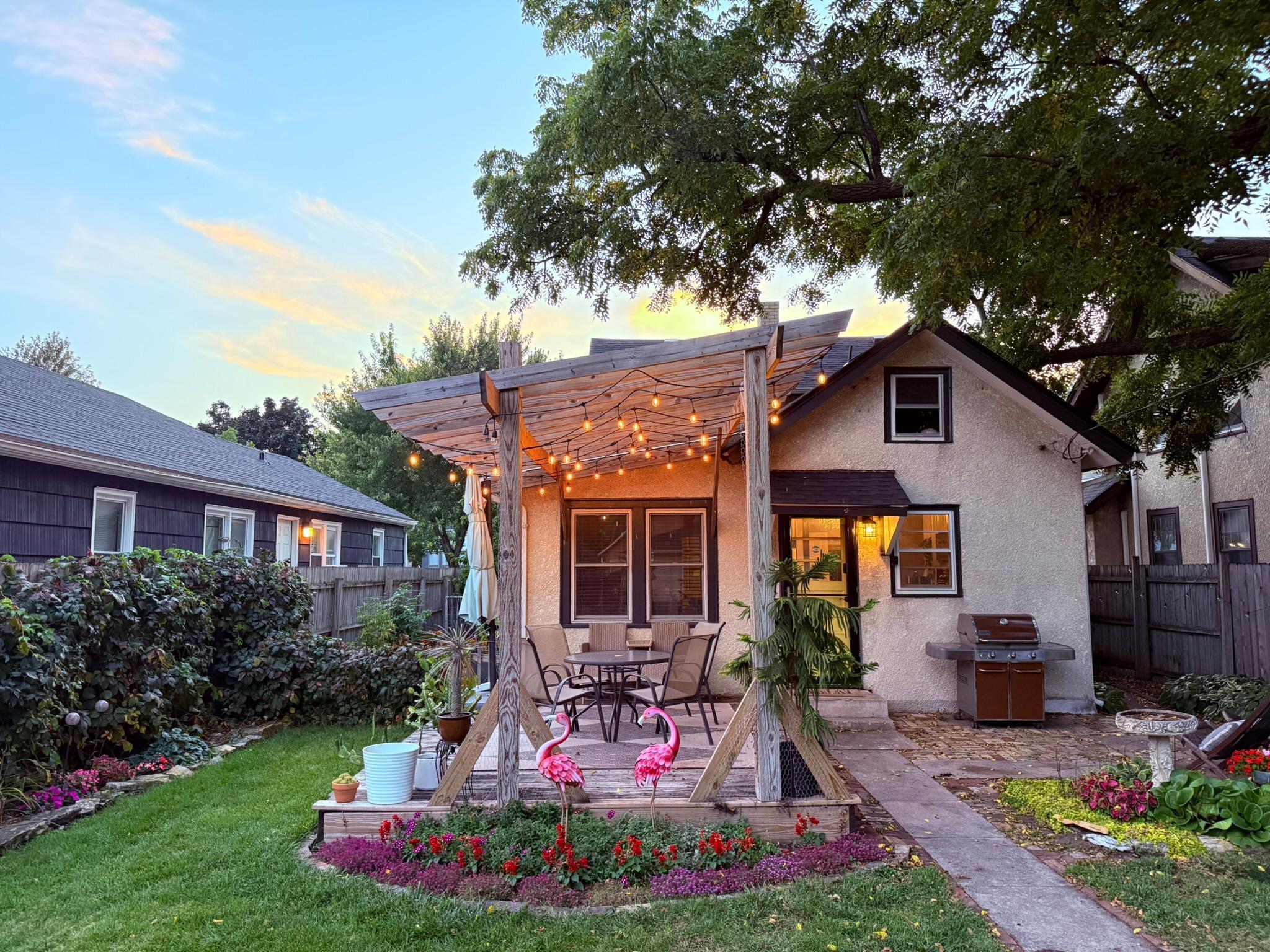 3209 Pleasant Avenue