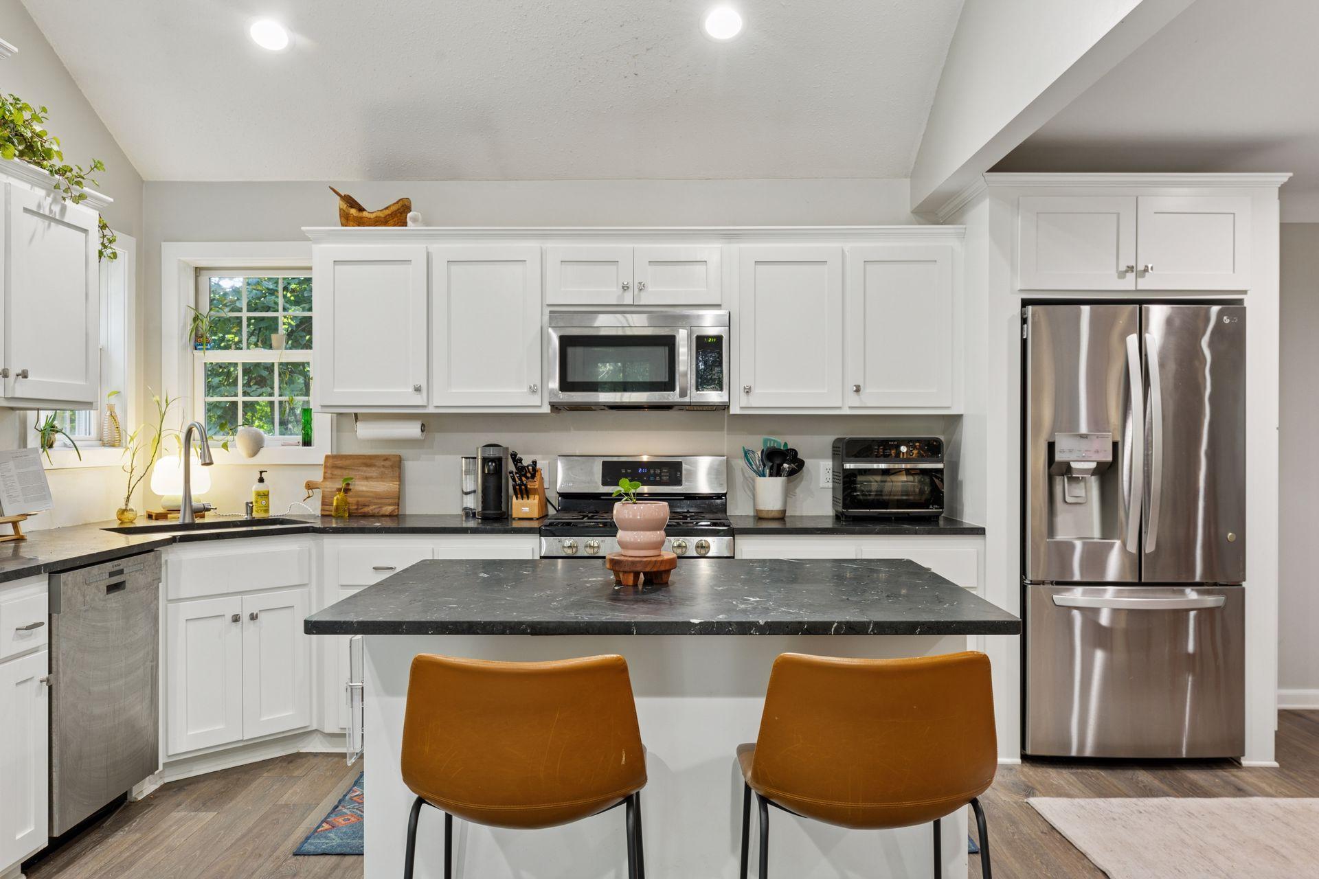 312 Pineview Lane N
