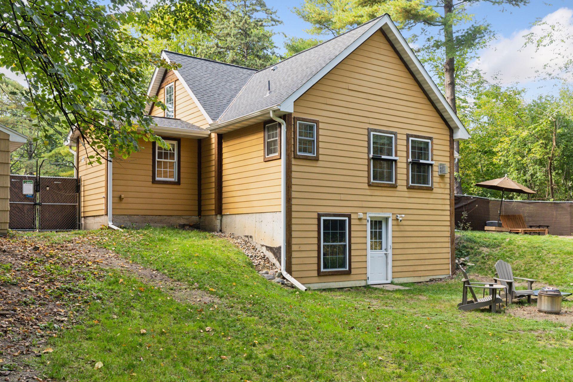 312 Pineview Lane N