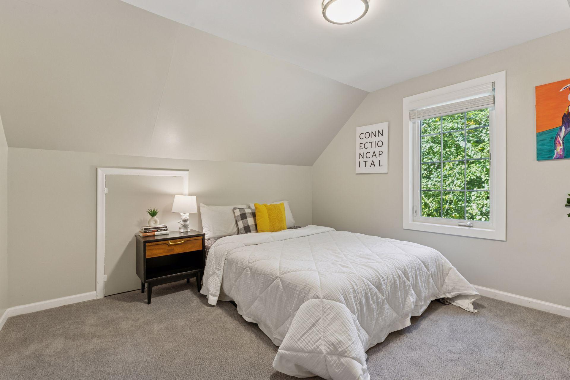 312 Pineview Lane N