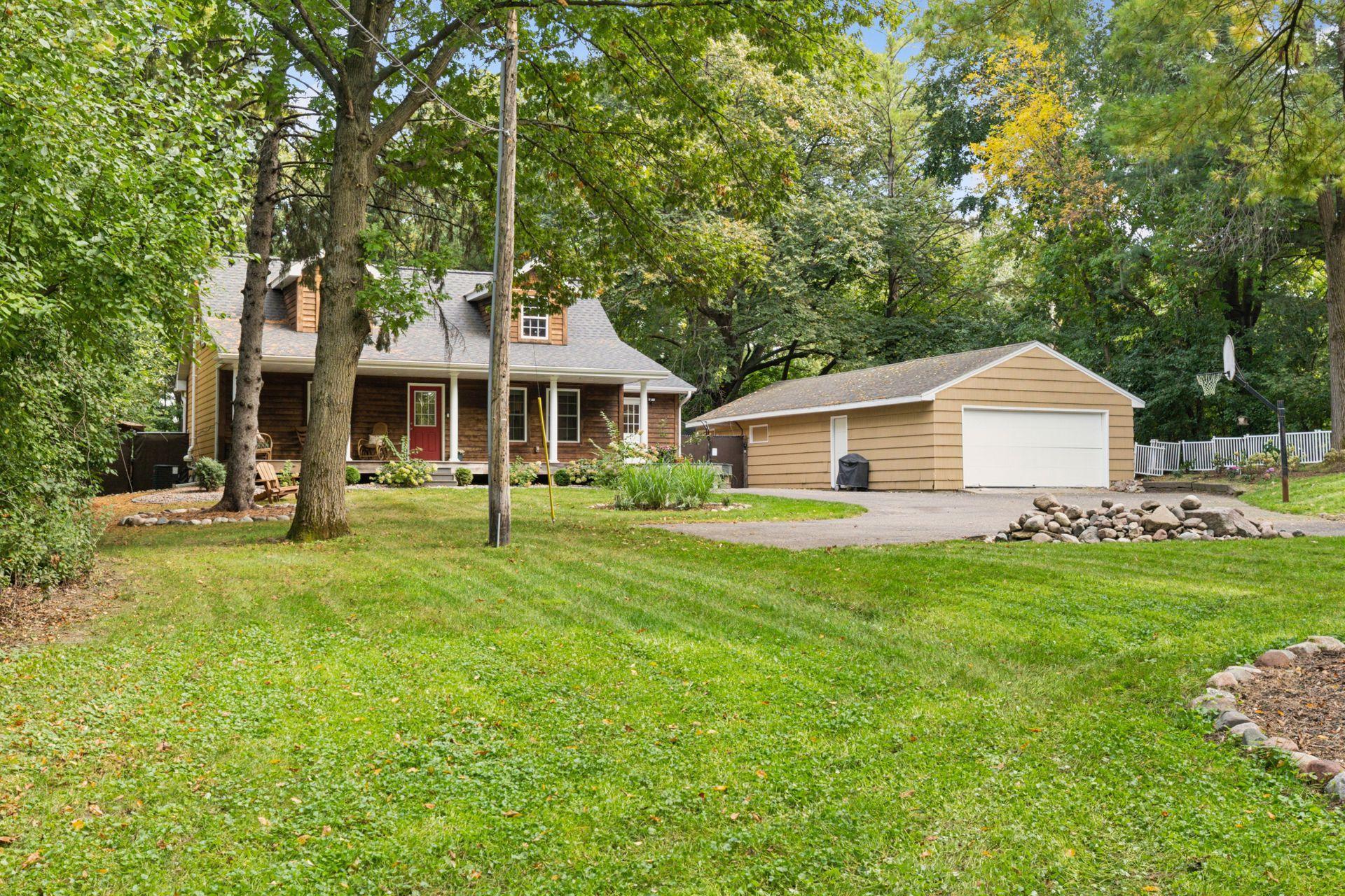 312 Pineview Lane N