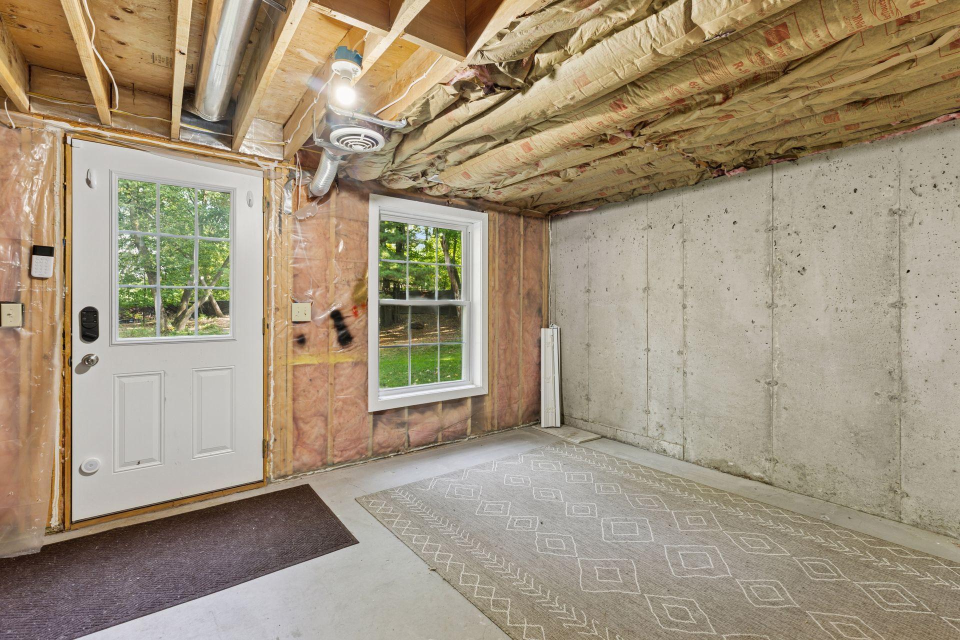 312 Pineview Lane N