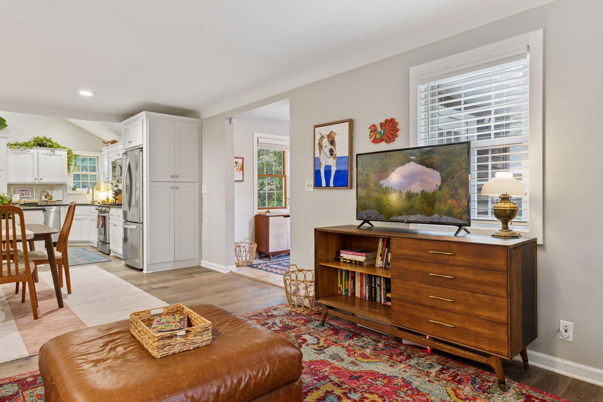 312 Pineview Lane N
