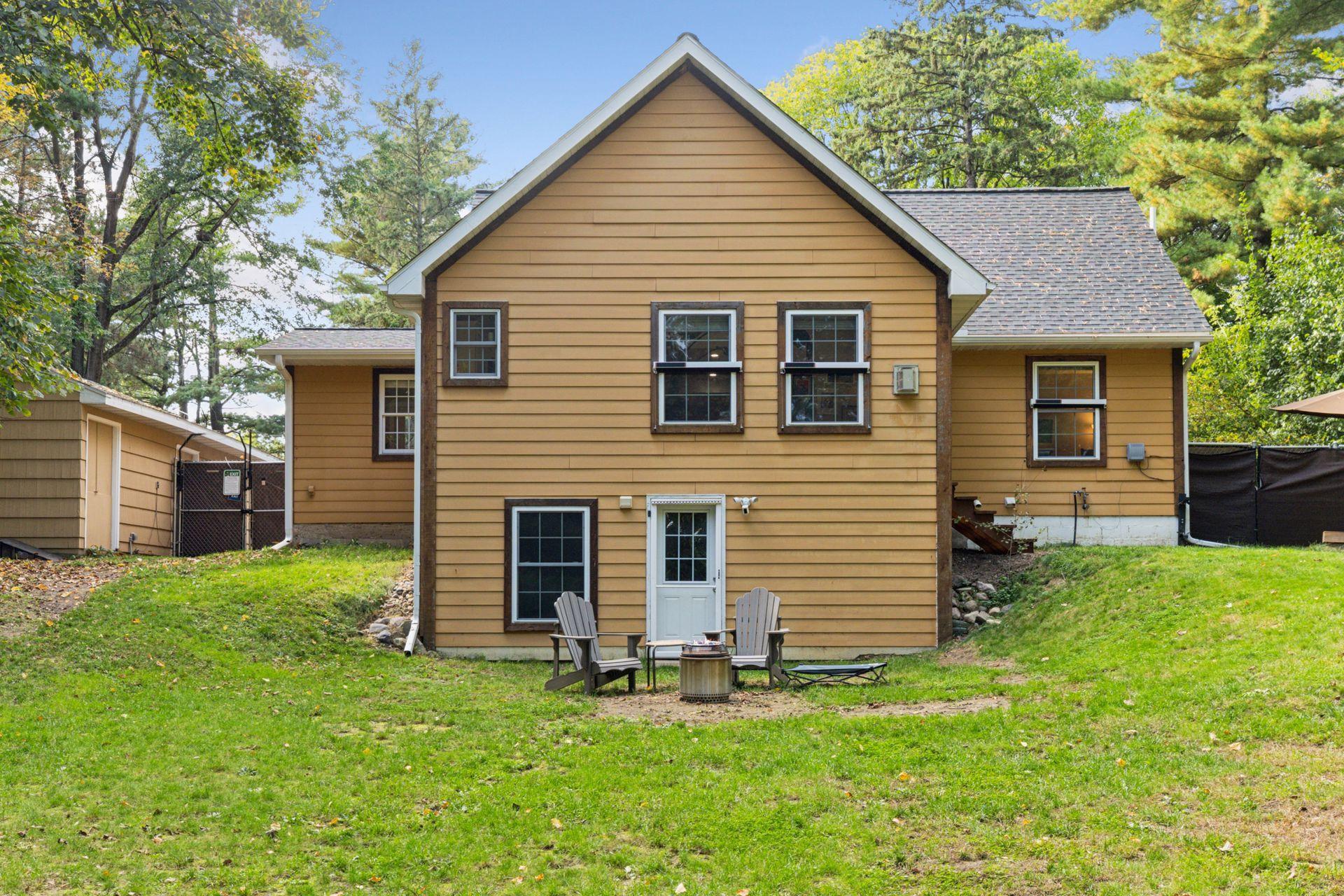 312 Pineview Lane N